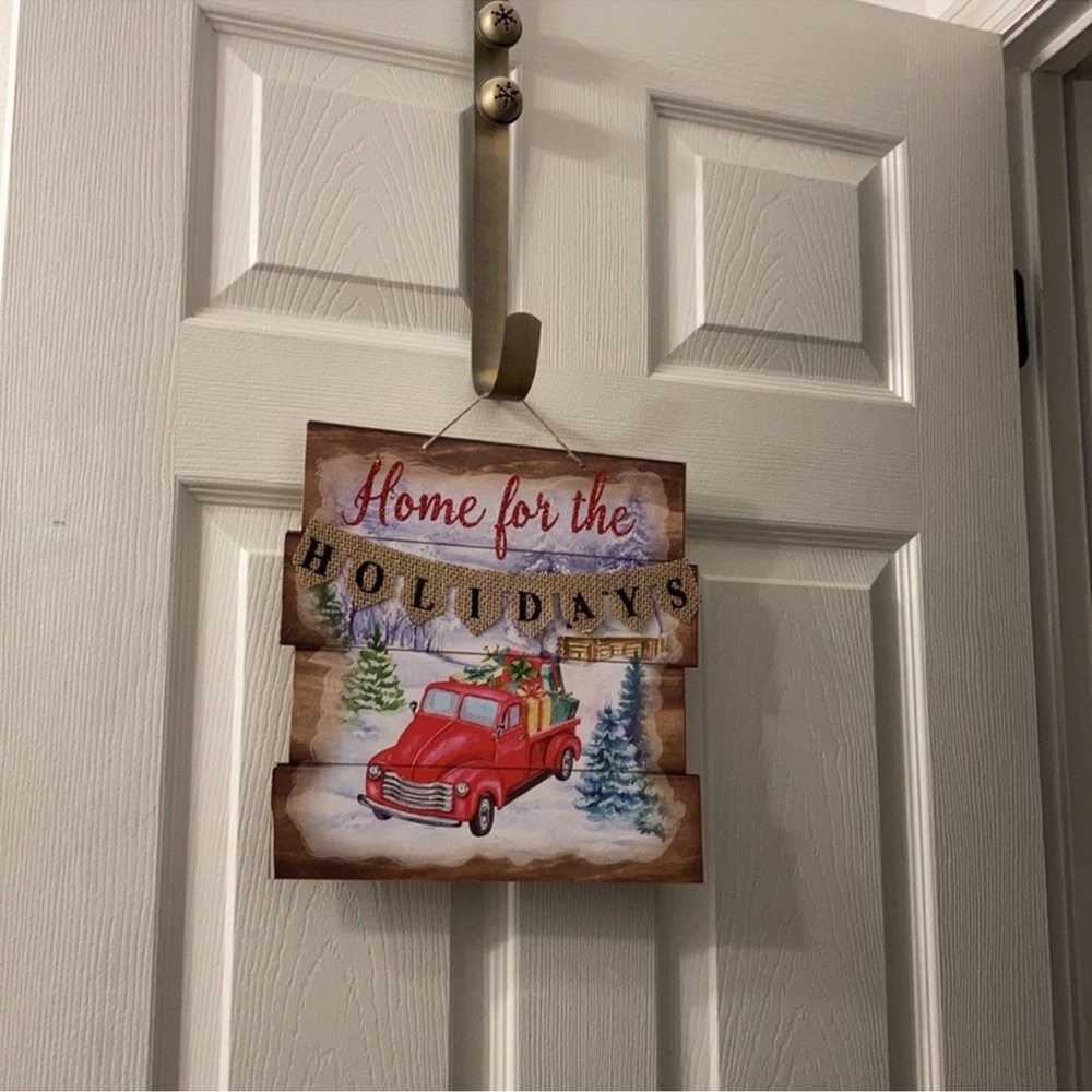 🔴 CLEARANCE 🏷️ SET OF 2 🎄 CHRISTMAS RED TRUCK WALL OR DOOR HANGING HOLIDAY DECOR - Picture 4 of 13